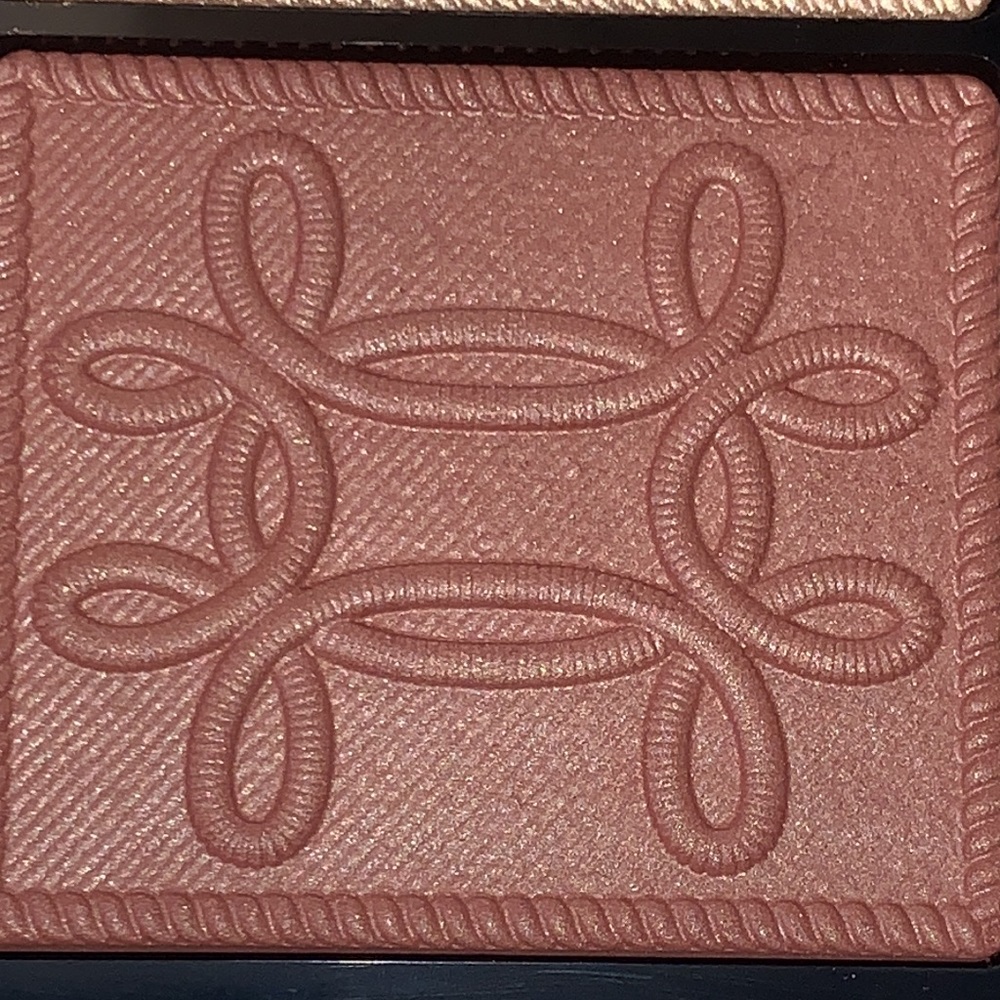 Nutcracker Sweet Copper Face Compact Extra Dimension Skinfinish MAC Highlighter - Picture 8 of 16